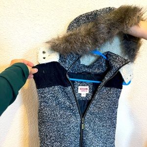Mossimo vest